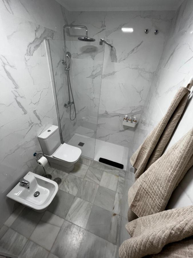 Synergy Apartment, 2 Bedroom, City Center By Namaste Elite 토레몰리노스 외부 사진